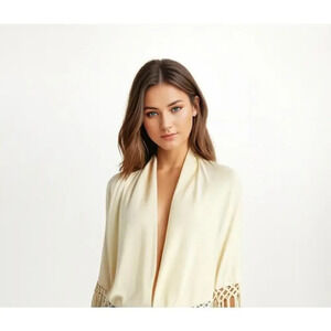 Antique Vintage Cream Wool Macrame Fringe Shoulder Wrap/Shawl‎